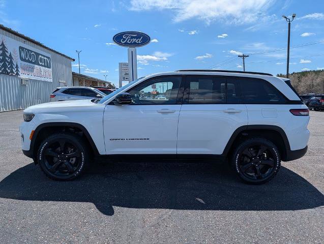 Used 2023 Jeep Grand Cherokee Altitude AWD/4WD image 8