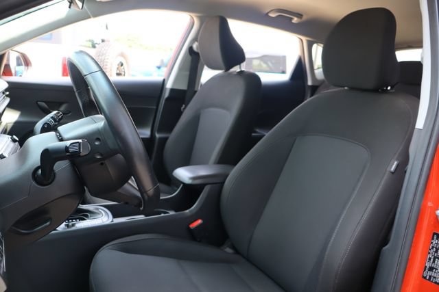 Used 2025 Hyundai Kona SEL FWD image 14