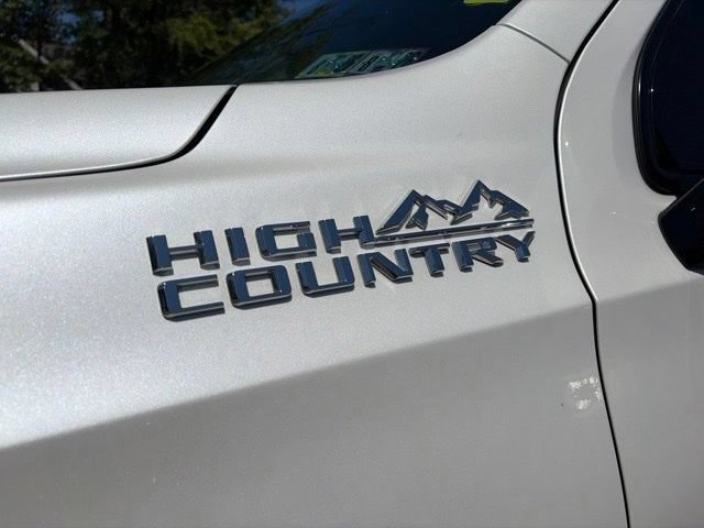 Used 2021 Chevrolet Suburban High Country AWD/4WD image 11