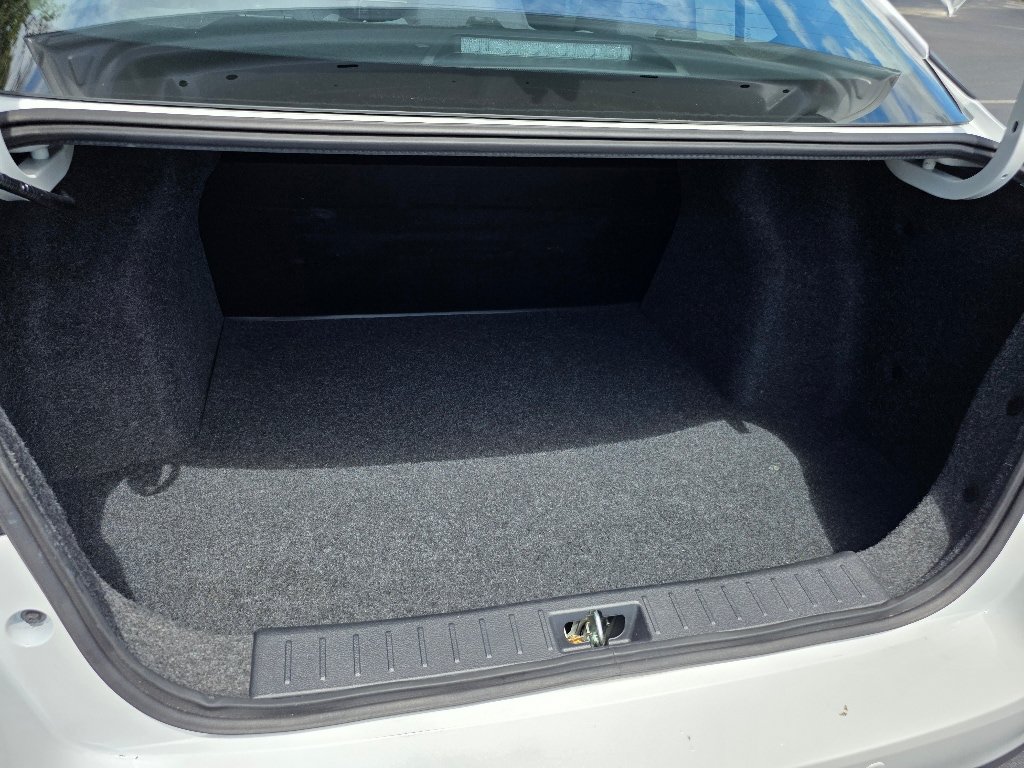 Used 2025 Nissan Versa S FWD image 20