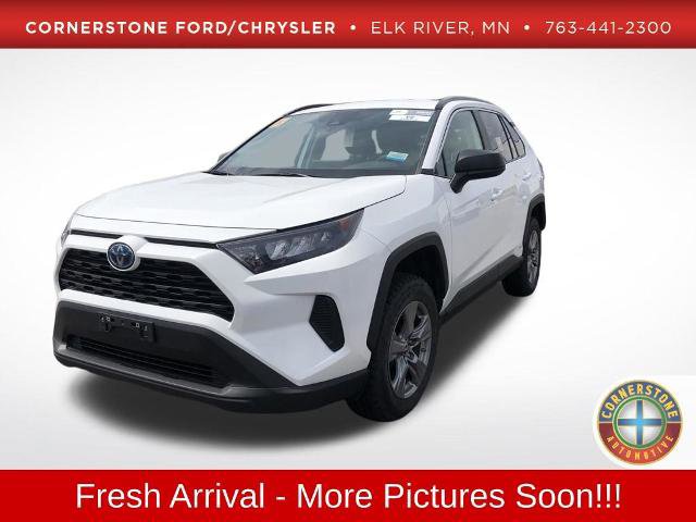 Used 2022 Toyota RAV4 LE AWD/4WD image 1
