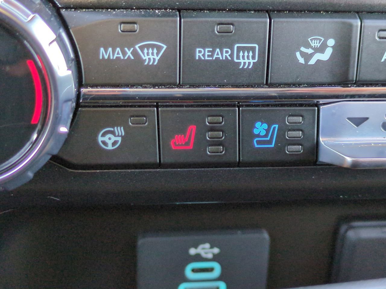 Certified 2025 Ford F350 Lariat w/ Tremor Off-Road Package image 22