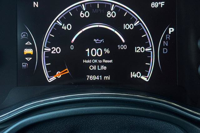 Used 2019 Jeep Grand Cherokee Altitude AWD/4WD image 31