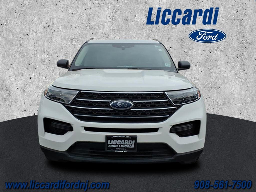 Certified 2022 Ford Explorer XLT w/ Class IV Trailer Tow Package image 2