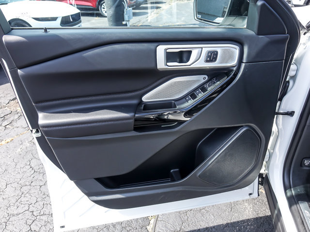 Certified 2023 Ford Explorer Platinum w/ Technology Package AWD/4WD image 23