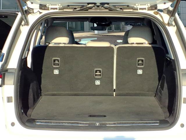 Used 2022 Jeep Grand Cherokee Overland w/ Advanced Protech Group III AWD/4WD image 9