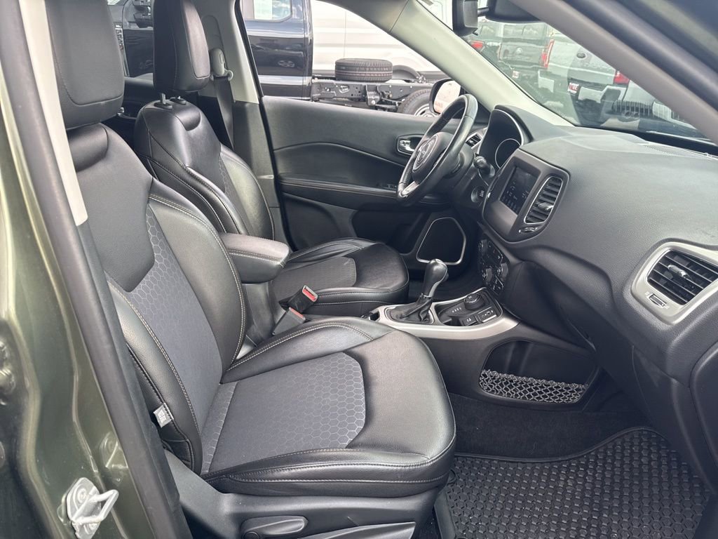 Used 2019 Jeep Compass Latitude w/ Cold Weather Group image 33