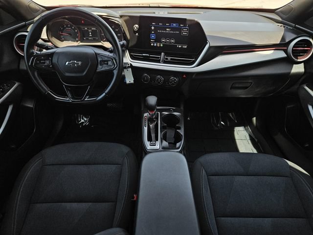 Used 2024 Chevrolet Trax RS FWD image 24