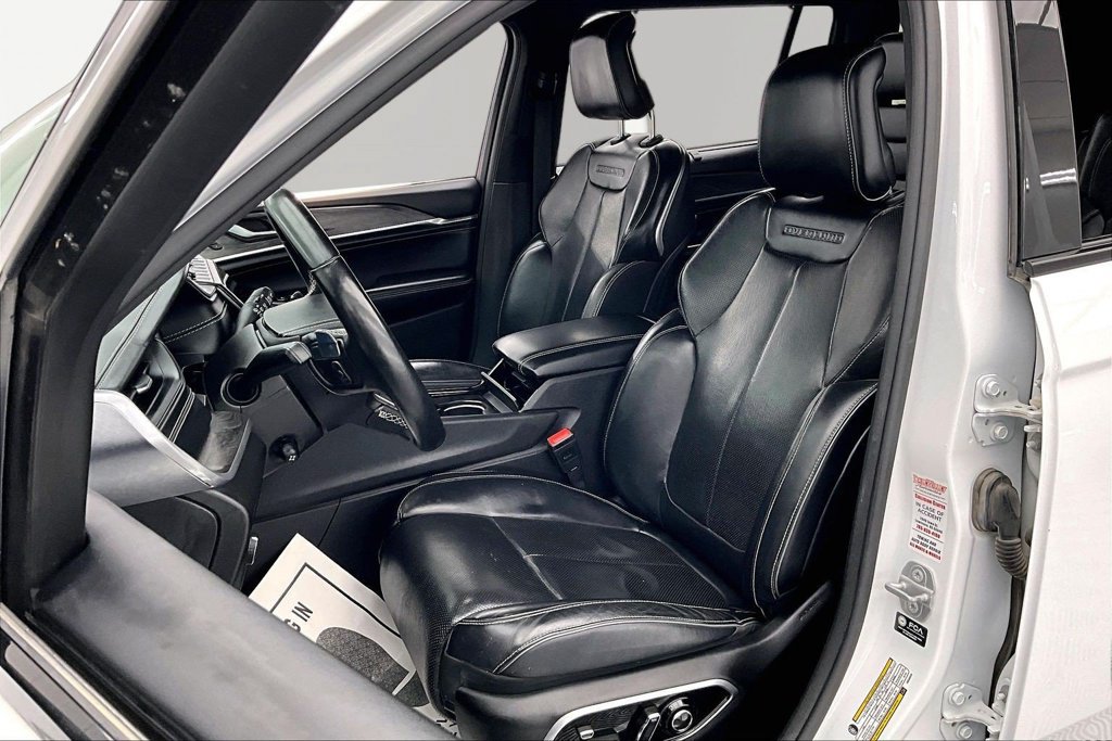 Used 2022 Jeep Grand Cherokee L Overland w/ Luxury Tech Group IV AWD/4WD image 25