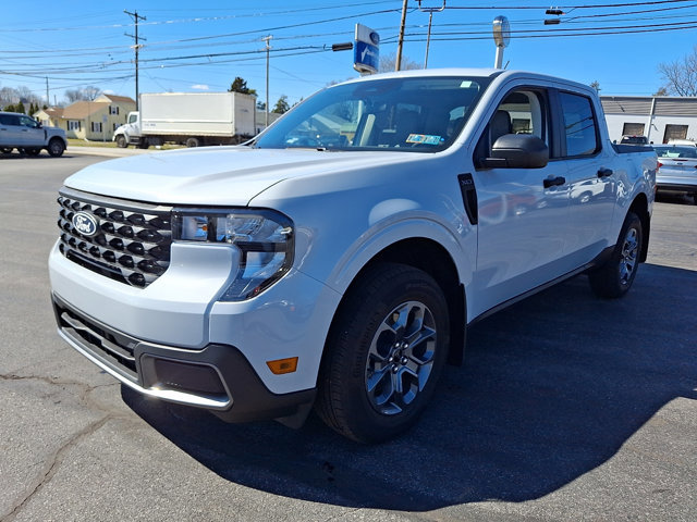 Certified 2025 Ford Maverick XLT w/ Equipment Group 301A AWD/4WD image 3