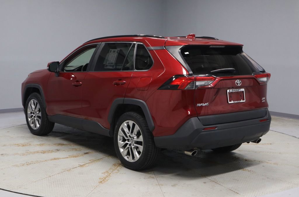 Used 2019 Toyota RAV4 XLE Premium w/ Cold Weather Package AWD/4WD image 3