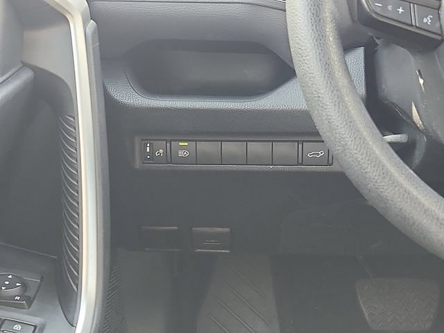 Used 2024 Toyota RAV4 XLE w/ Convenience Package AWD/4WD image 12