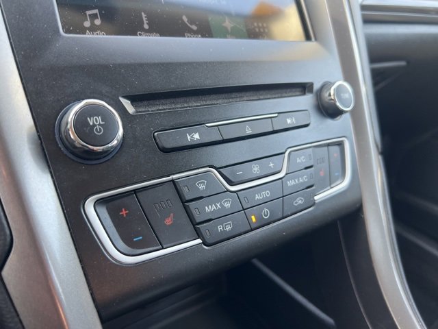 Certified 2018 Ford Fusion SE w/ Fusion SE Technology Package image 16