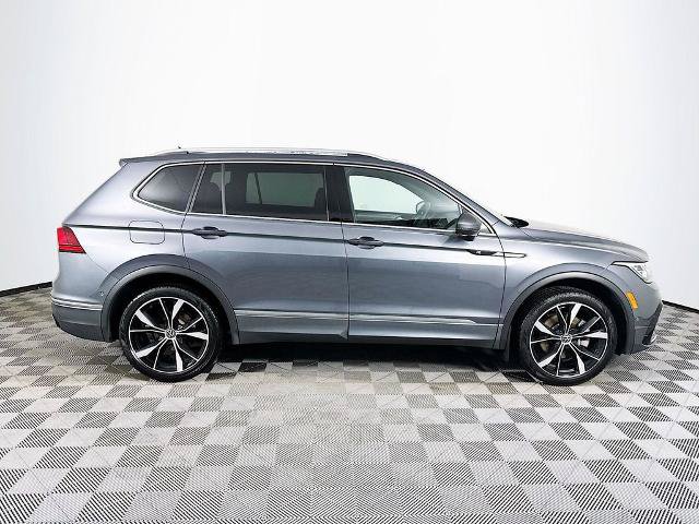 Used 2022 Volkswagen Tiguan SEL R-Line AWD/4WD image 8
