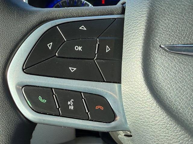 Used 2024 Chrysler Pacifica Touring-L FWD image 14