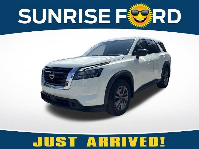 Used 2023 Nissan Pathfinder S FWD image 1