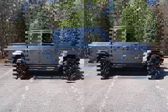 Used 2022 Jeep Gladiator Sport image 6