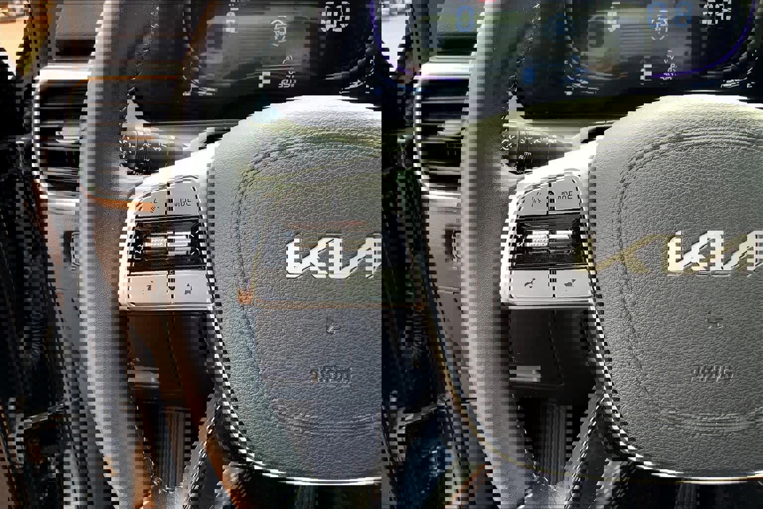 Used 2025 Kia Telluride S image 23