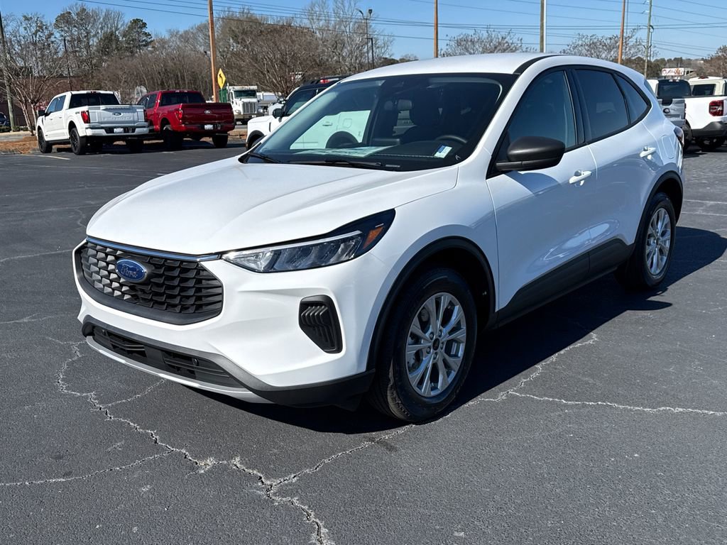 Certified 2026 Ford Escape Active w/ Cold Weather Package FWD image 3