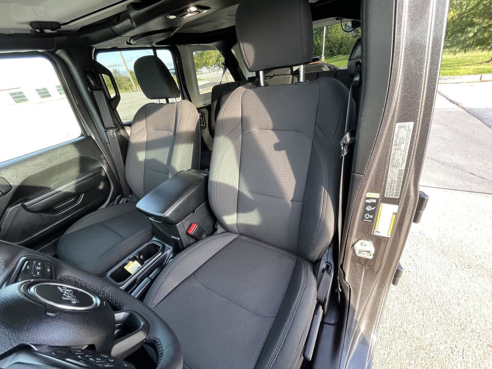 Used 2023 Jeep Wrangler Unlimited AWD/4WD image 18