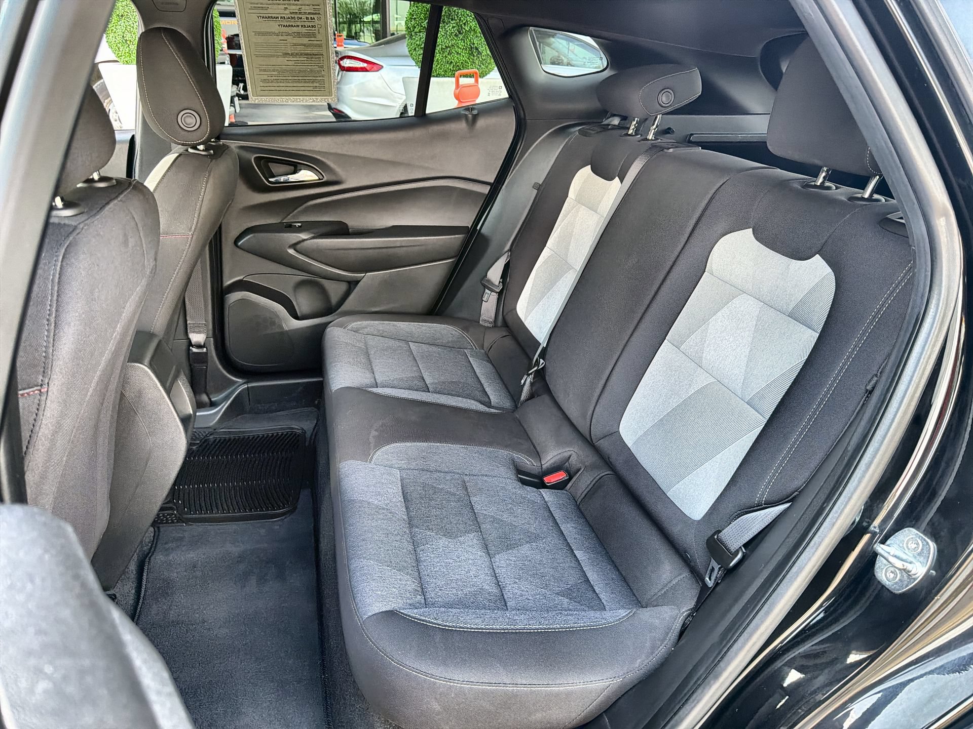 Used 2024 Chevrolet Trax RS w/ Sunroof Package FWD image 23