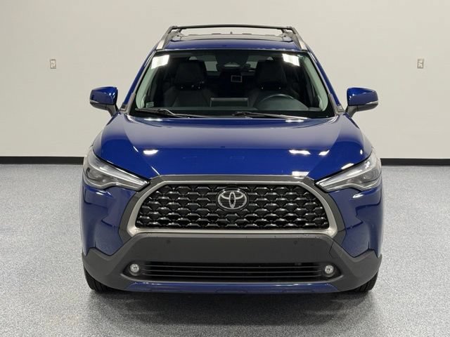 Used 2023 Toyota Corolla Cross XLE w/ Convenience Package AWD/4WD image 4