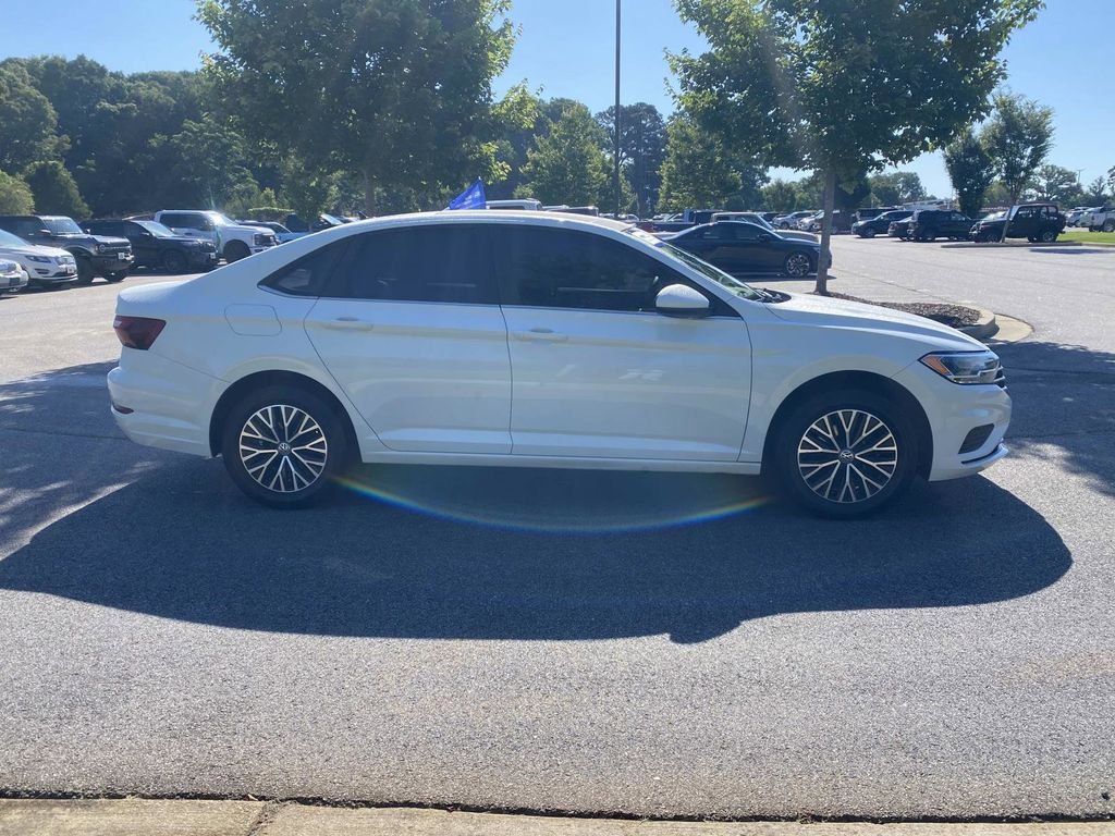 Used 2020 Volkswagen Jetta SE w/ SE Cold Weather Package FWD image 2
