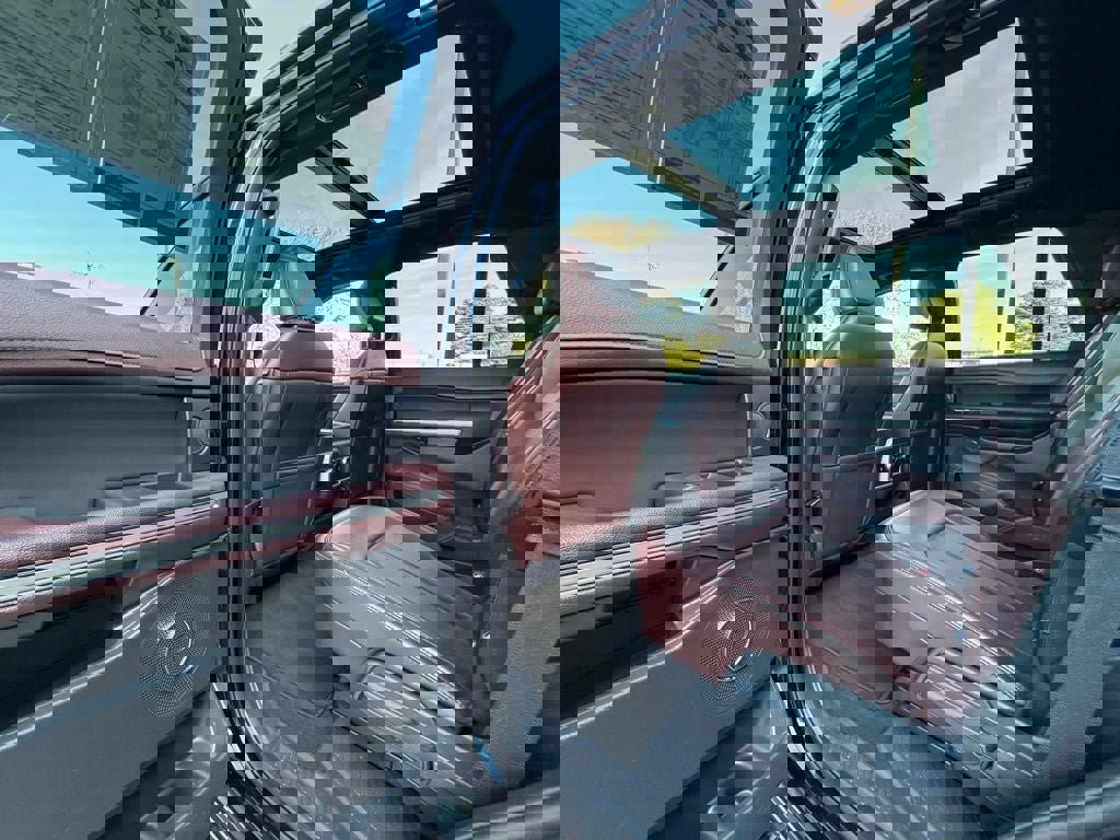 Certified 2024 Ford Expedition Limited image 28