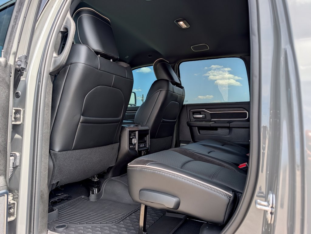 Used 2026 RAM 3500 Laramie AWD/4WD image 12
