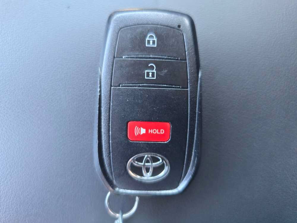 Used 2023 Toyota Prius LE FWD image 21