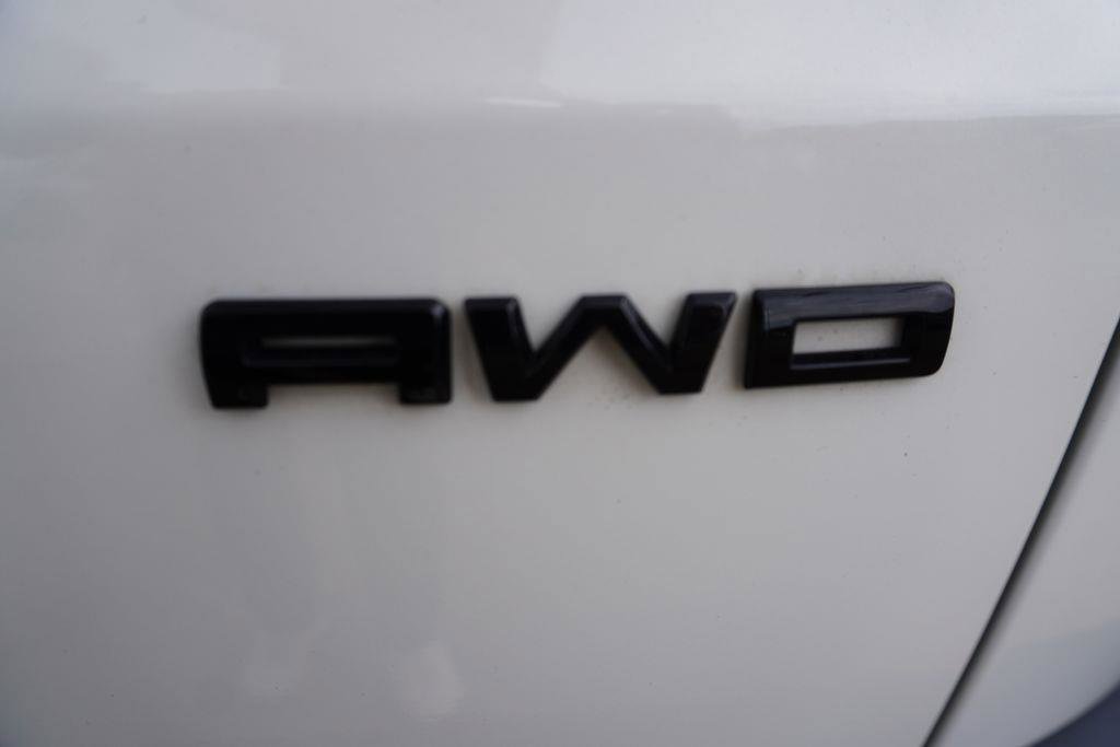 Certified 2022 Ford Escape SEL w/ SEL Stealth AWD Package image 33
