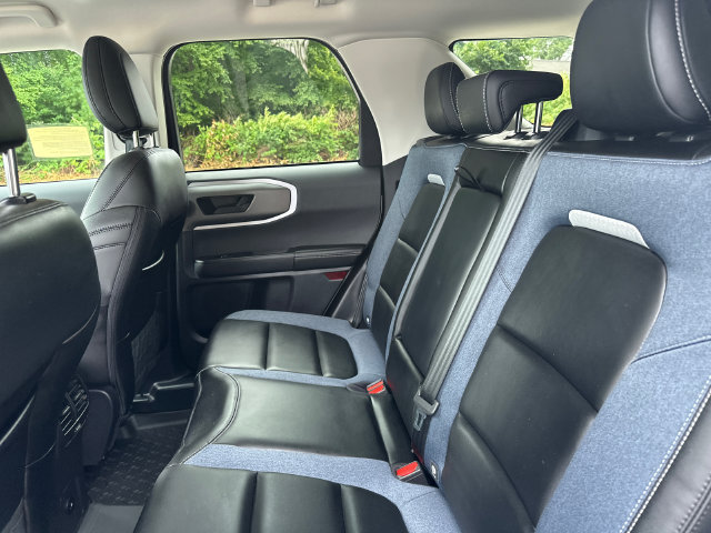 Certified 2025 Ford Bronco Sport Outer Banks w/ Outer Banks Tech Package+ AWD/4WD image 17