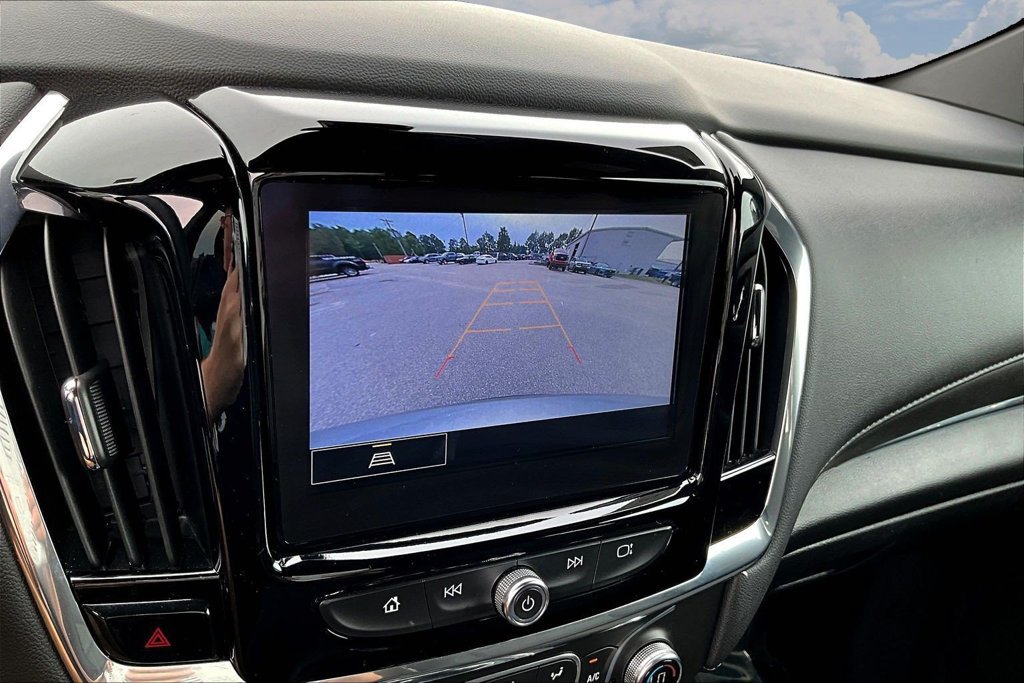 Used 2023 Chevrolet Traverse LT w/ LPO, Cargo Package AWD/4WD image 16