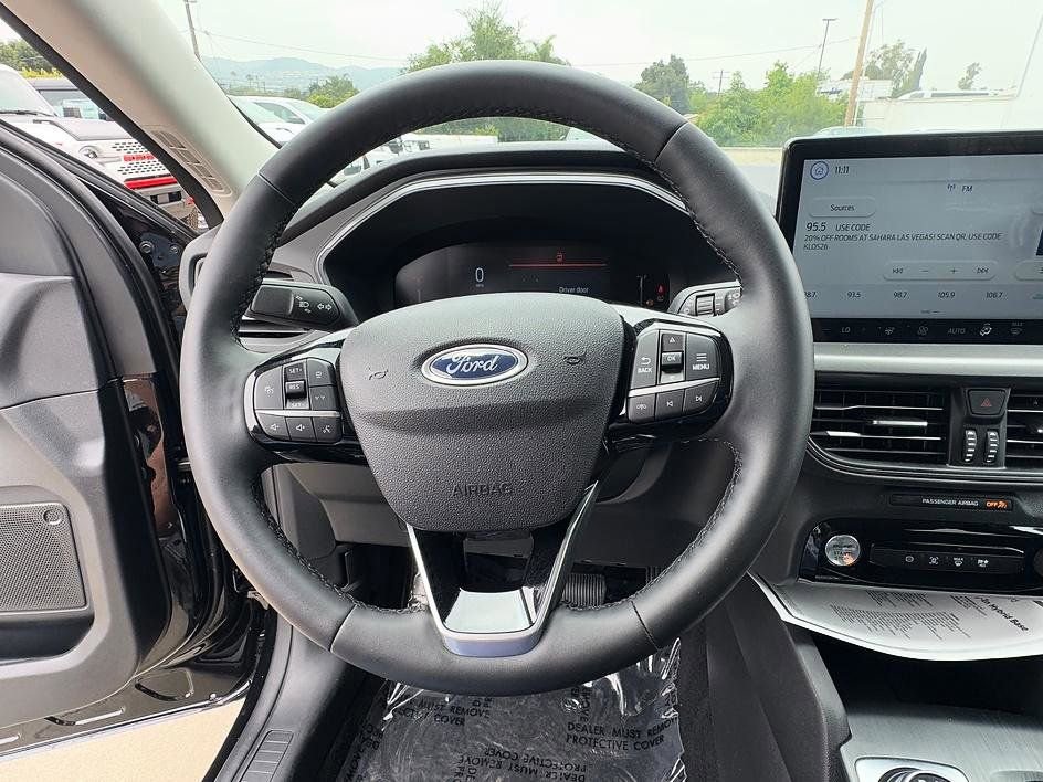Certified 2023 Ford Escape SE FWD image 25