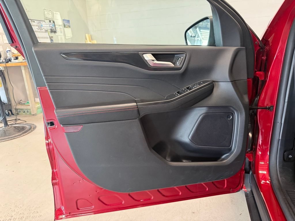 Certified 2024 Ford Escape ST-Line w/ Tech Pack #1 AWD/4WD image 19