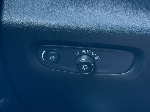 Used 2023 Chevrolet Traverse LT FWD image 13