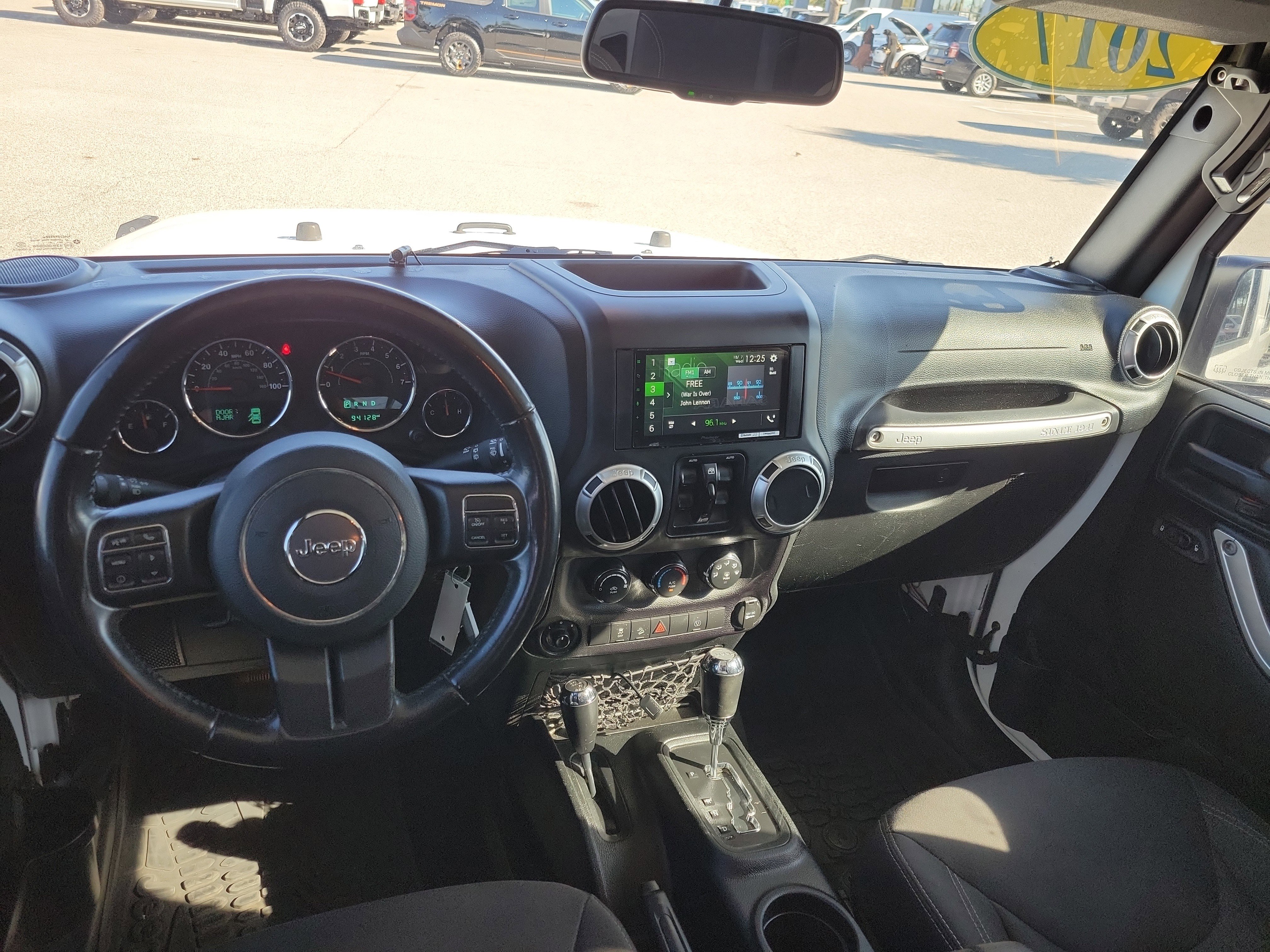 Used 2017 Jeep Wrangler Unlimited Sahara w/ Max Tow Package image 18