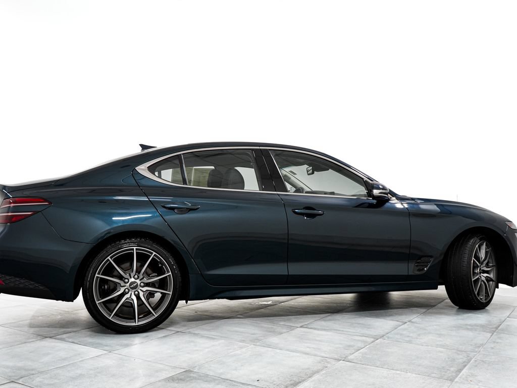 Used 2023 Genesis G70 2.0T AWD/4WD image 7