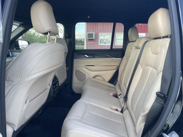 Used 2023 Jeep Grand Cherokee Limited w/ Black Appearance Package AWD/4WD image 26
