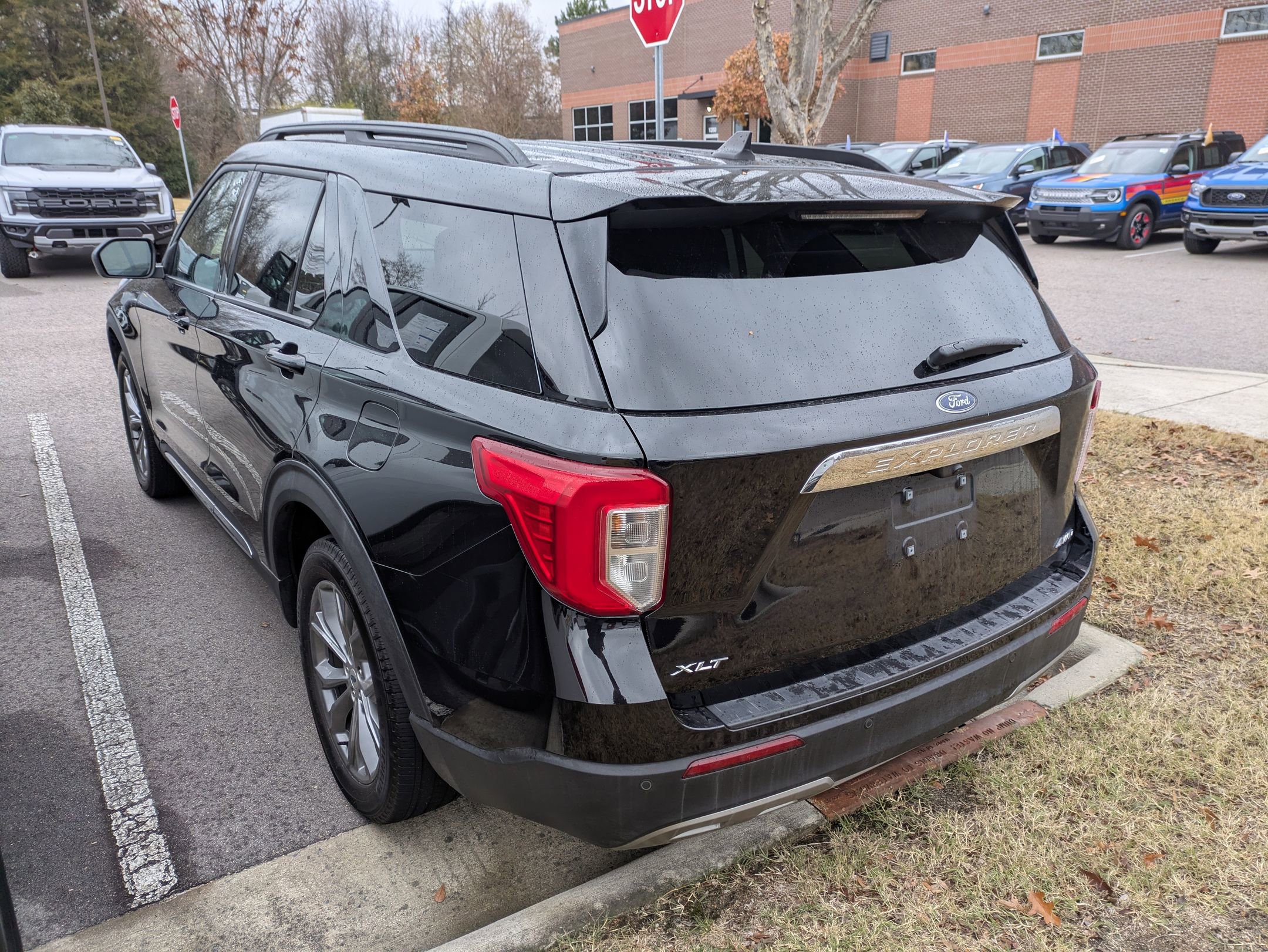 Certified 2023 Ford Explorer XLT w/ Equipment Group 202A image 4