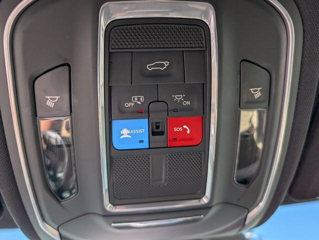 Used 2023 Jeep Grand Cherokee Limited w/ Black Appearance Package RWD image 10
