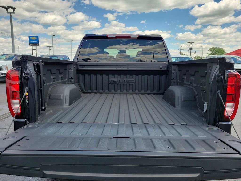 Used 2024 GMC Sierra 1500 Elevation w/ LPO, Elevation Black Package AWD/4WD image 10