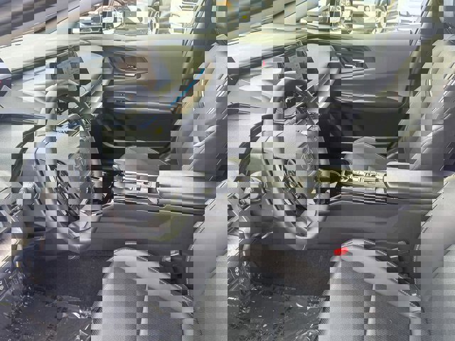 Used 2025 Toyota Prius XLE image 10