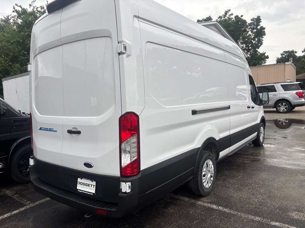 Certified 2023 Ford E-Transit 148 High Roof Extended RWD image 11