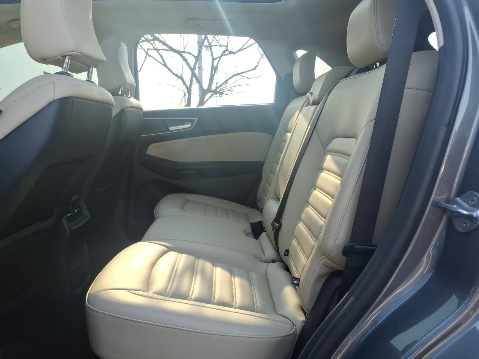 Certified 2024 Ford Edge SEL w/ Convenience Package AWD/4WD image 9