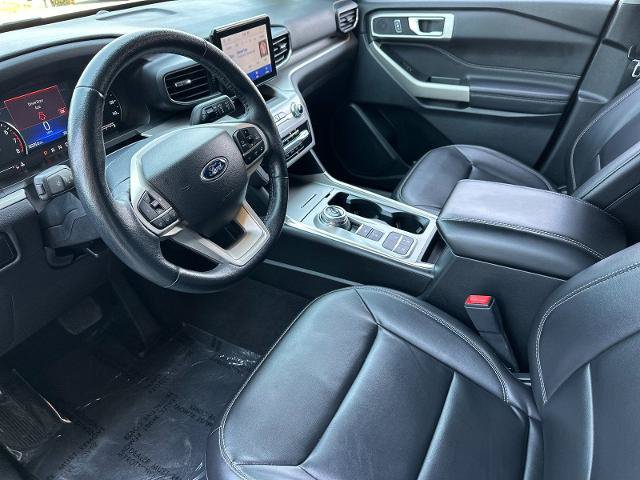 Certified 2023 Ford Explorer XLT w/ Equipment Group 202A RWD image 9