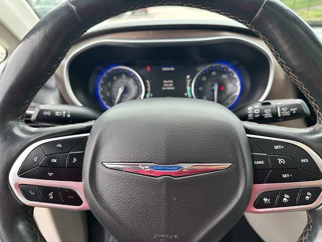 Used 2019 Chrysler Pacifica Touring-L Plus w/ Advanced Safetytec Group FWD image 34