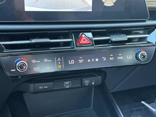 Used 2024 Kia Niro SX Touring image 20