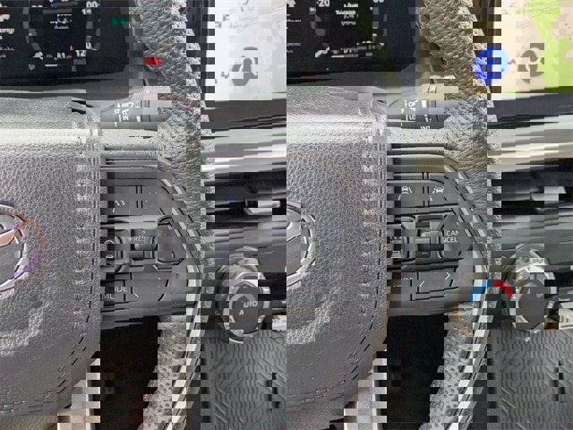 Used 2025 Toyota Tacoma TRD Off-Road image 19