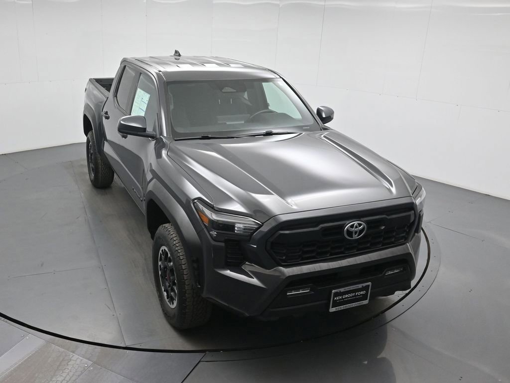 Used 2024 Toyota Tacoma TRD Off-Road image 3